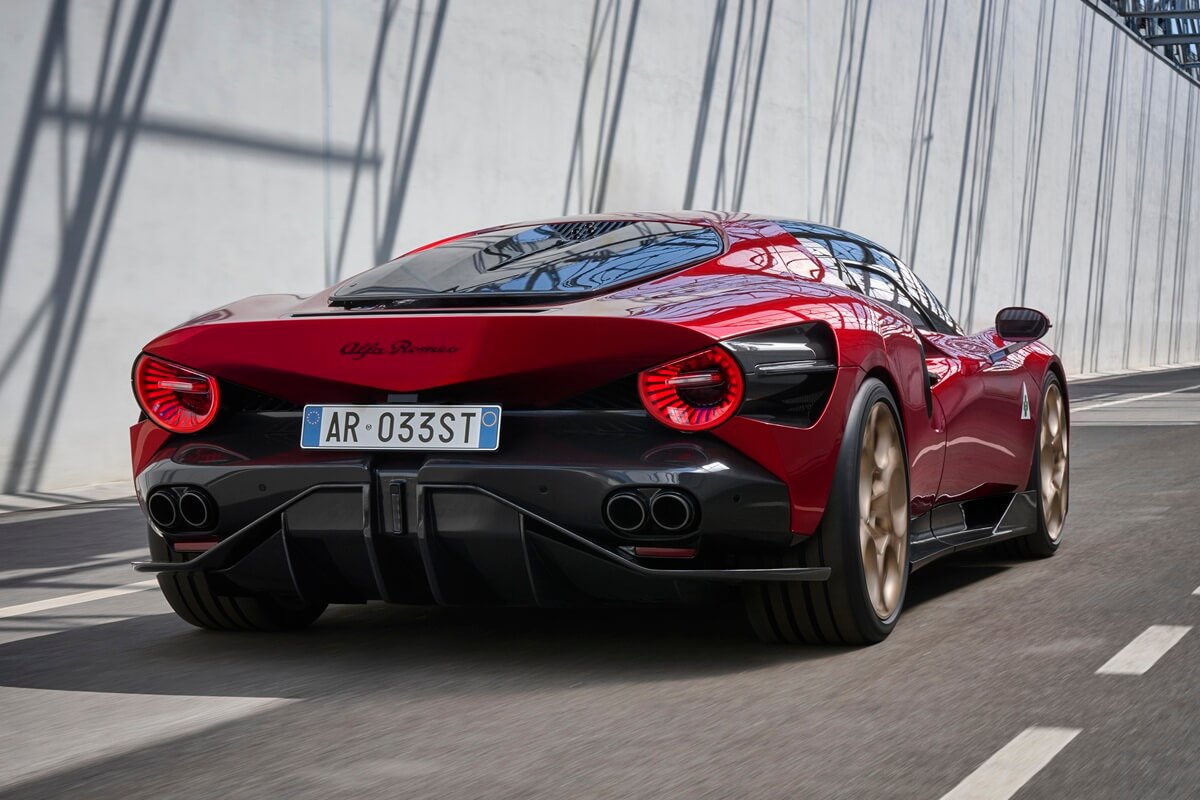 Alfa Romeo 33 Stradale (2026) rear view