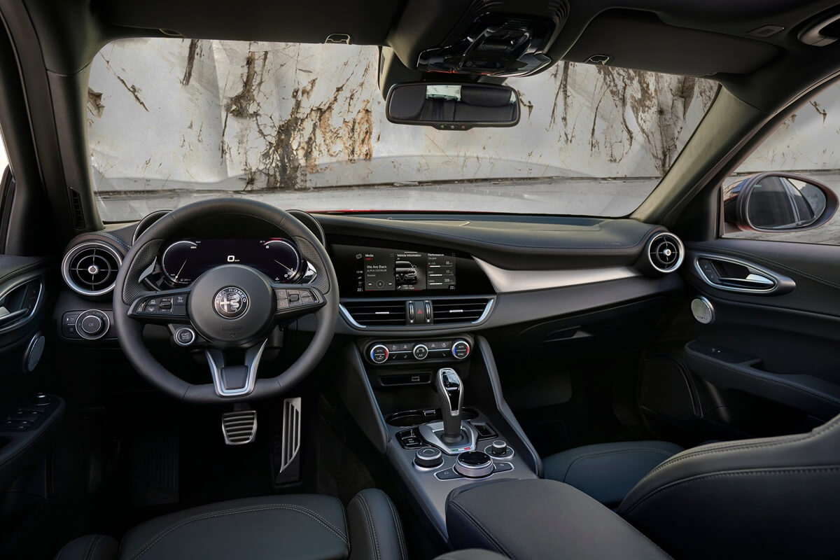 Alfa Romeo Giulia (2026) dashboard view