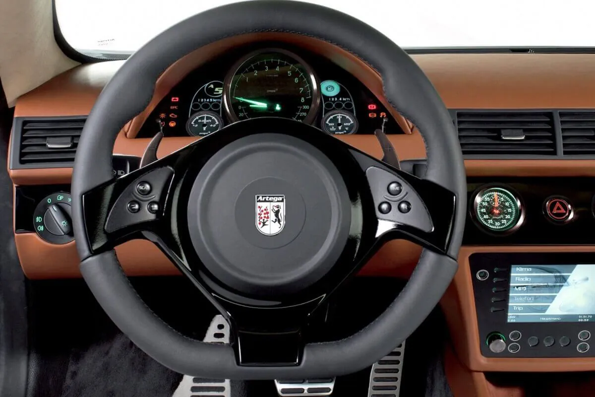 Artega GT (2010–2012) dashboard