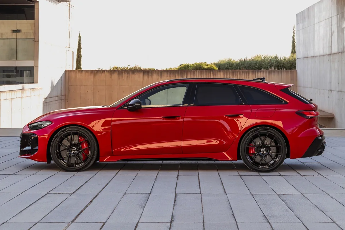 Audi RS 5 Avant (2026) side view