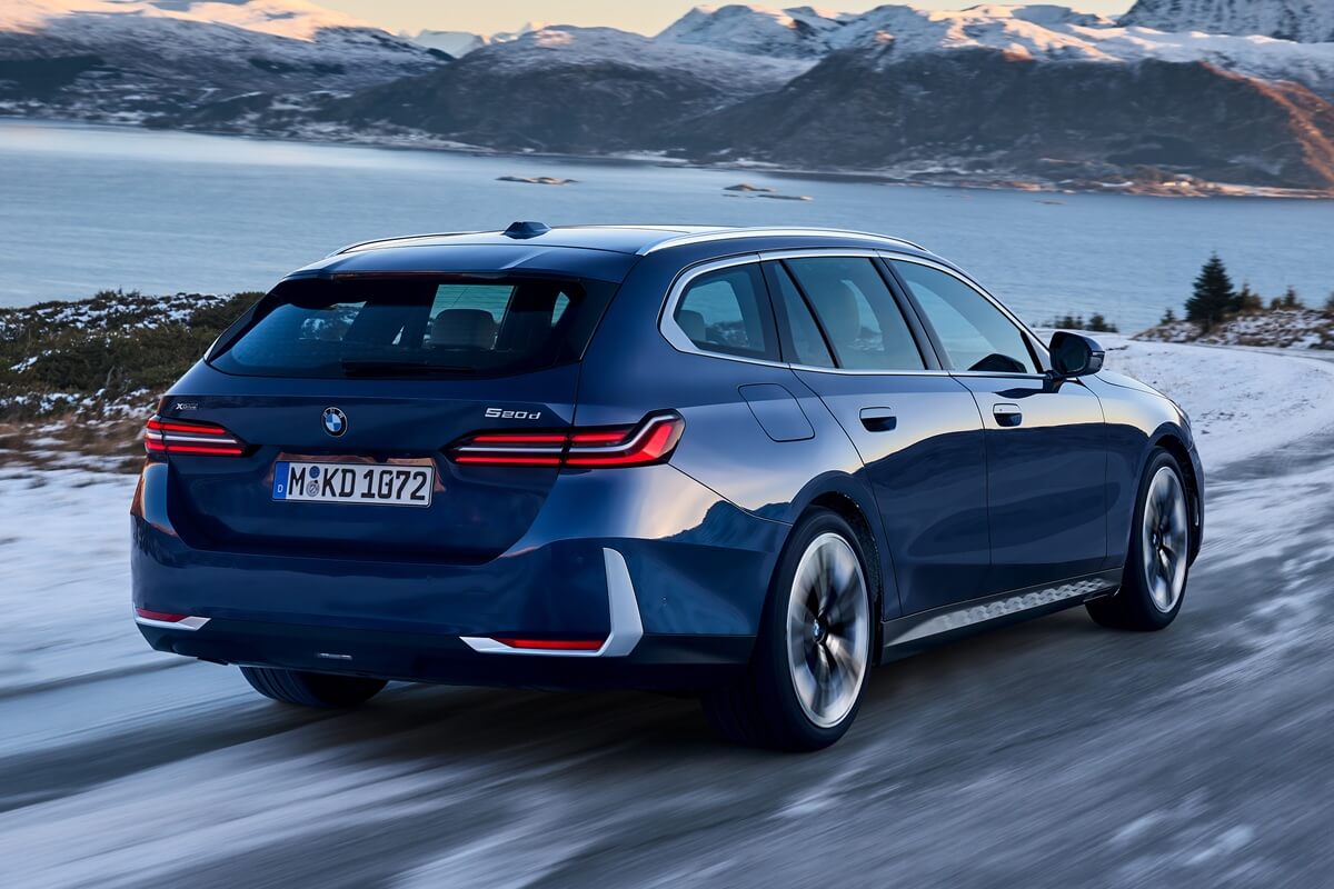 BMW 5 Series Touring (2026) rear view
