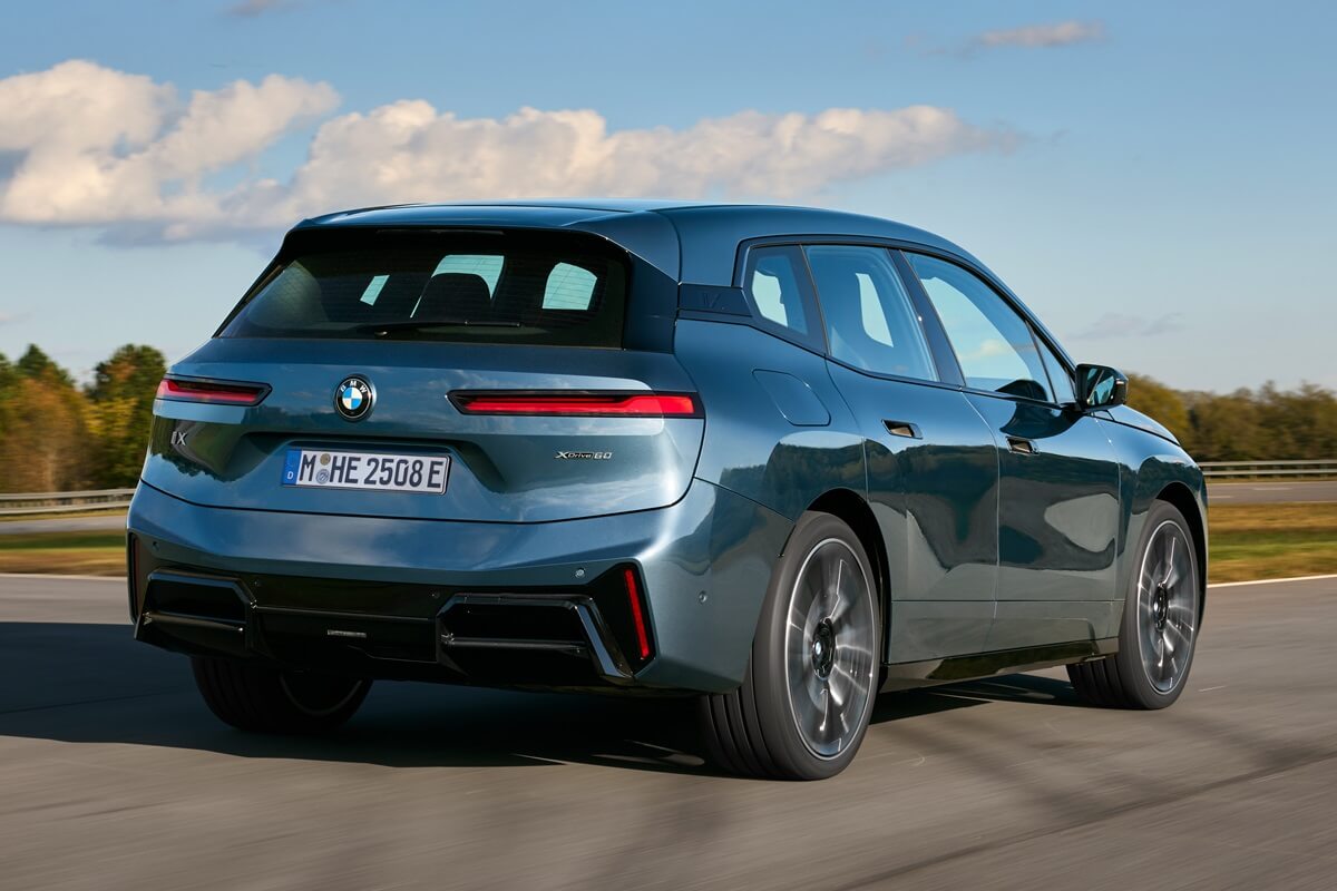 BMW iX (2026) rear view
