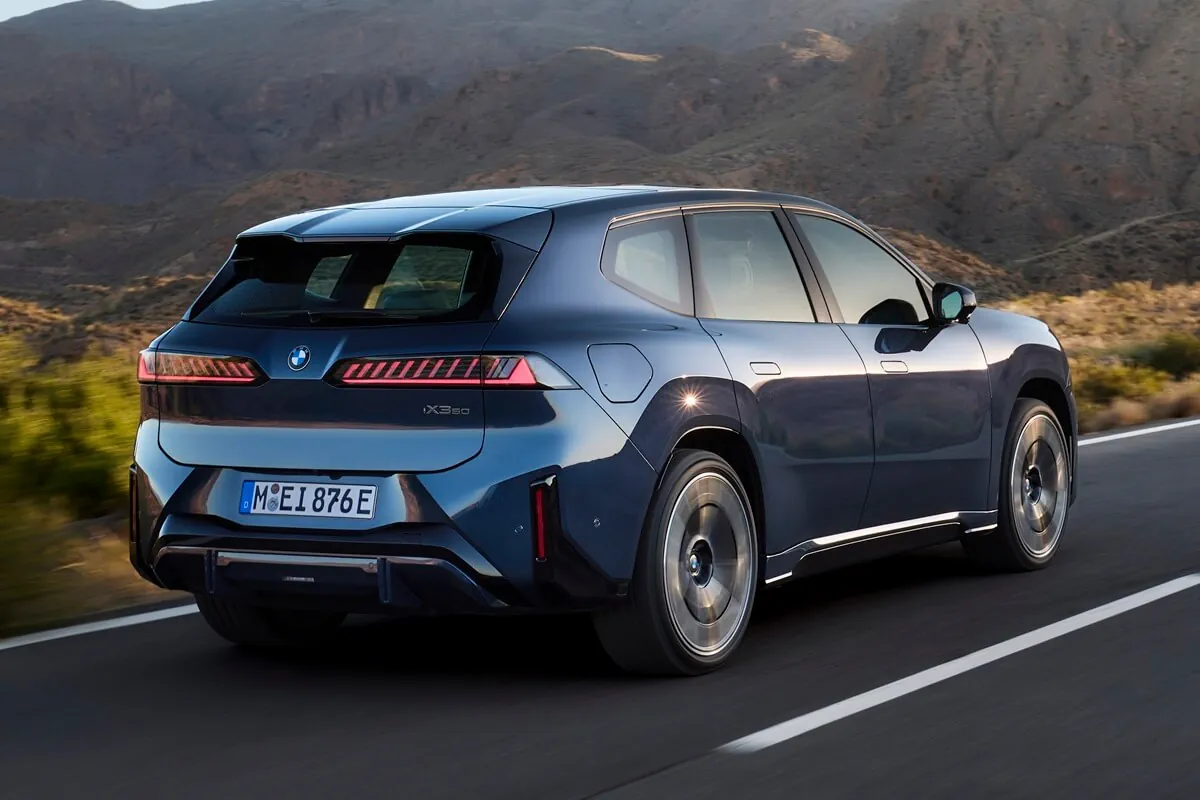 BMW iX3 (2026) achteraanzicht