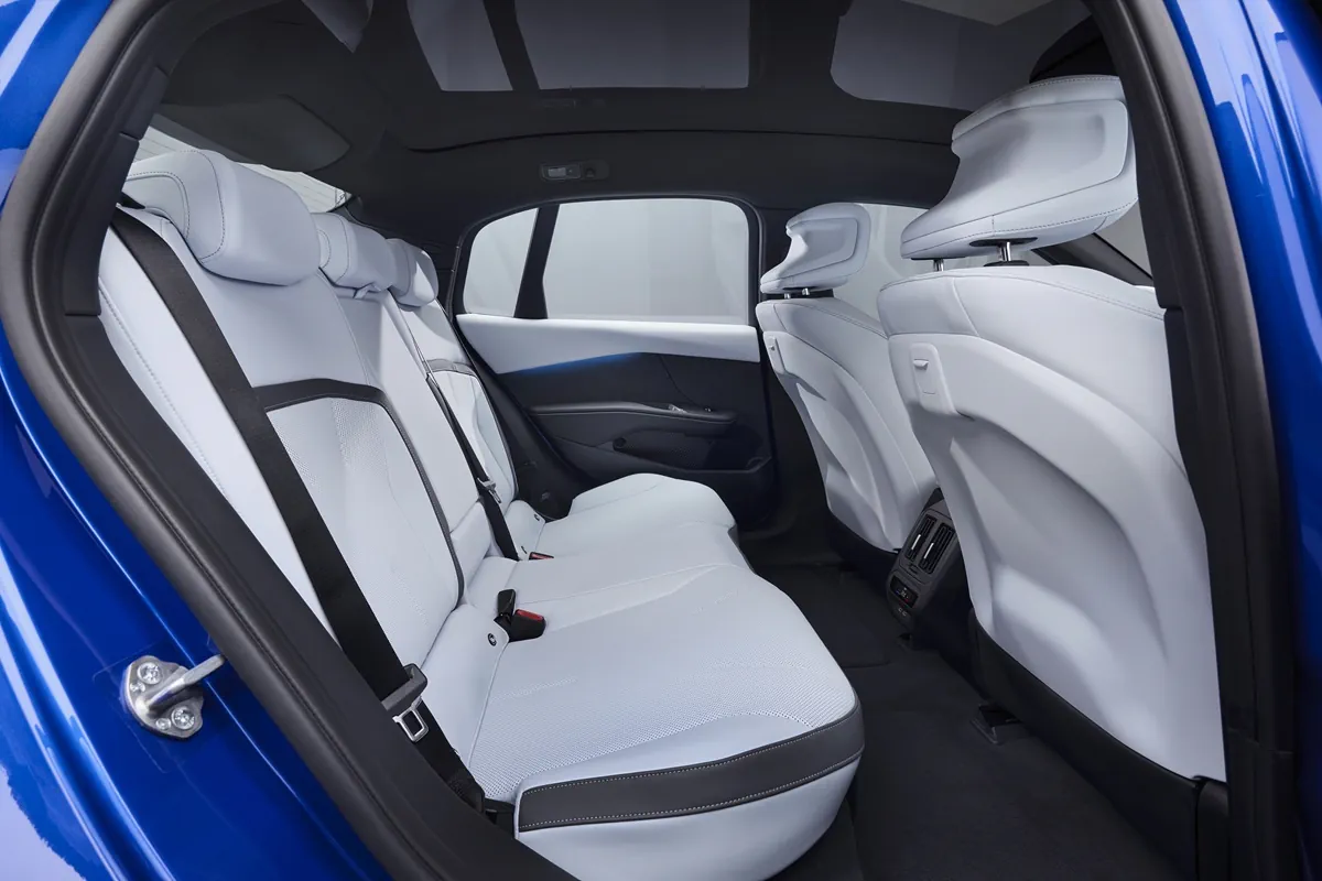 BMW i3 (2026) interior seats