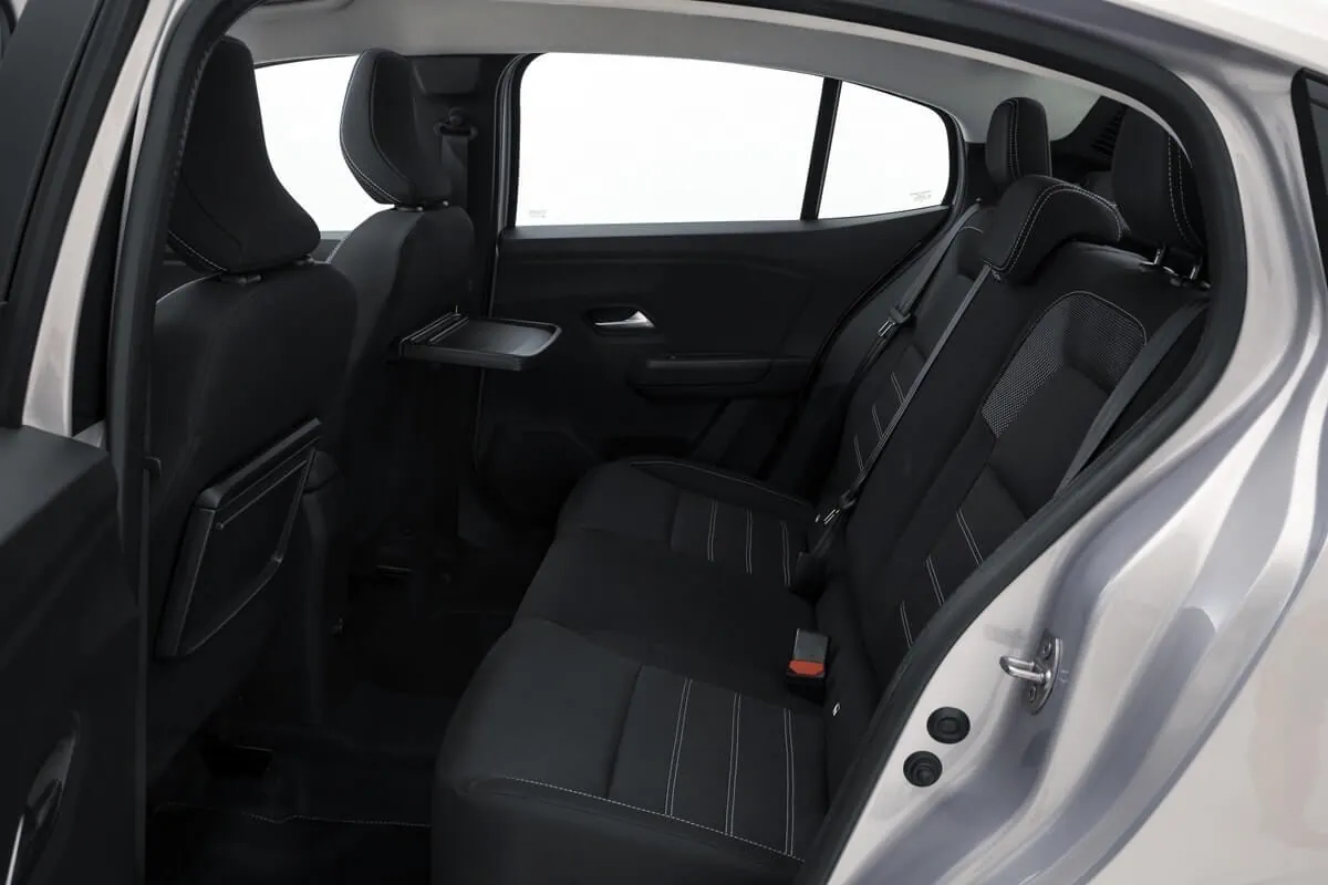Dacia Logan (2020–2022) interieur (zitplaatsen)