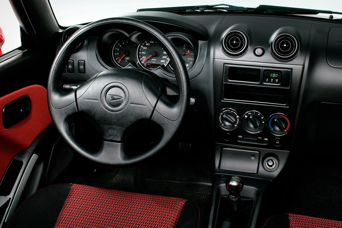 Daihatsu Copen (2002–2011) vue du tableau de bord