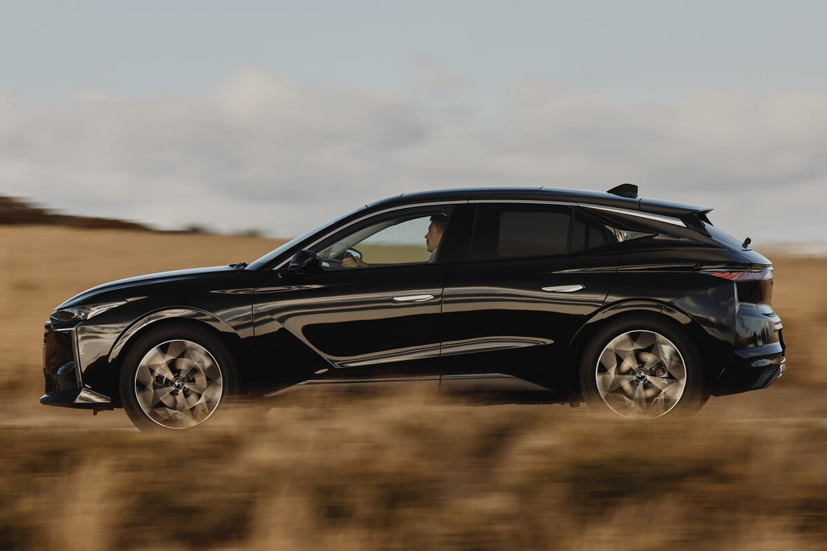 DS N°4 (2026) side view