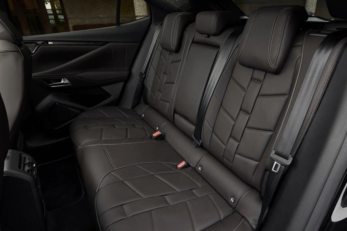 DS N°4 (2026) interieur (zitplaatsen)