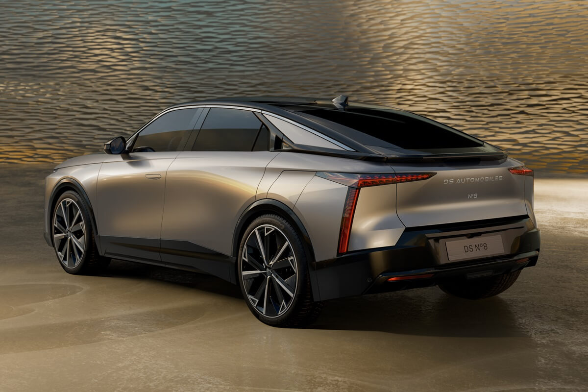 DS N°8 (2026) rear view