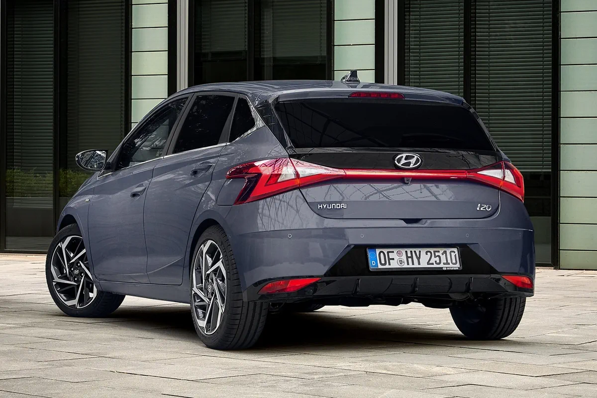 Hyundai i20 (2020–2023) rear view