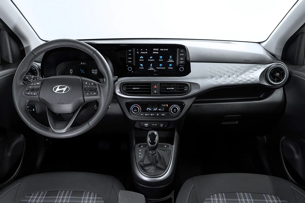 Hyundai i10 (2026) dashboard view