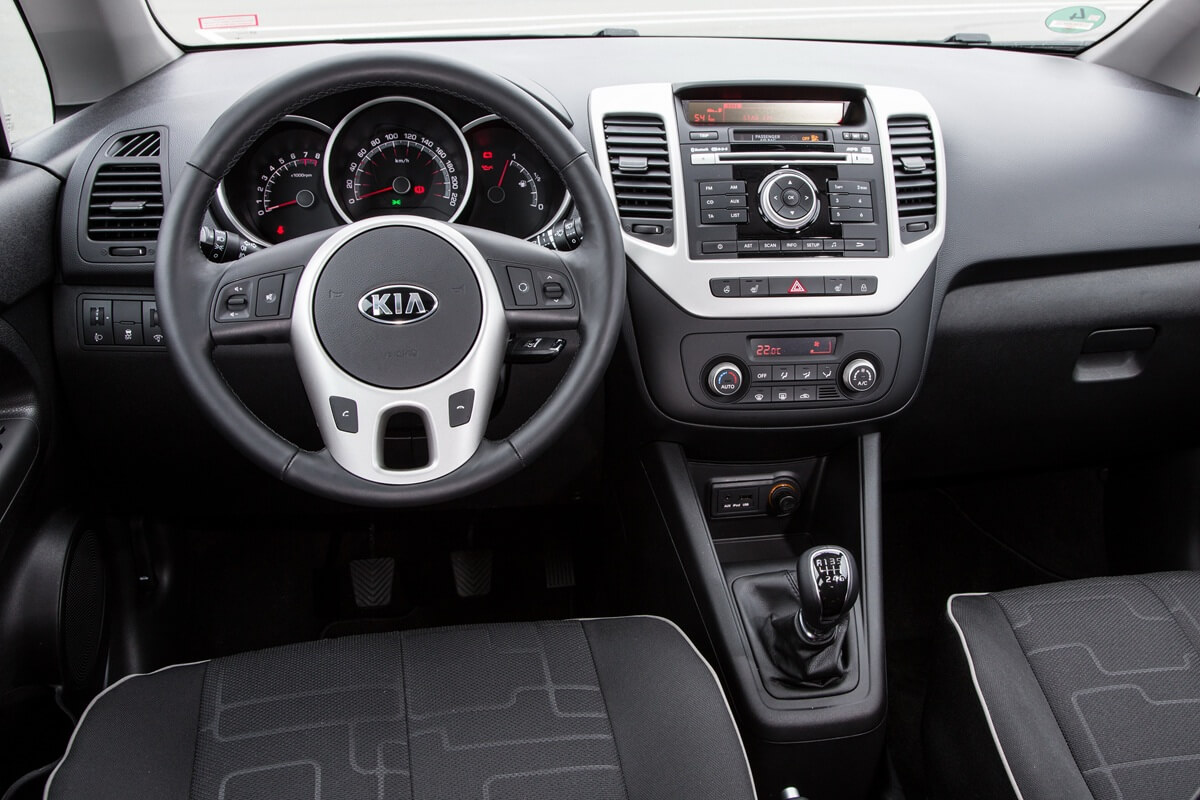 Kia Venga (2015–2019) dashboard view