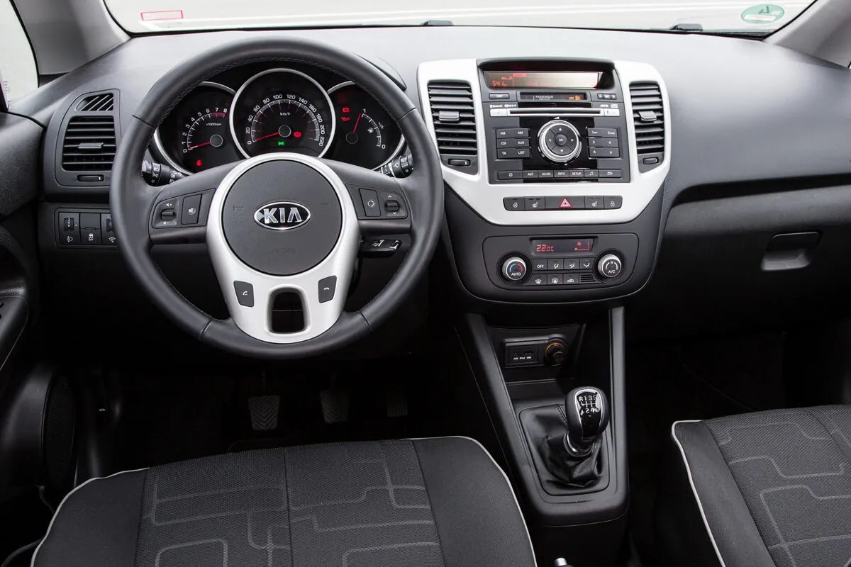 Kia Venga (2015–2019) dashboard