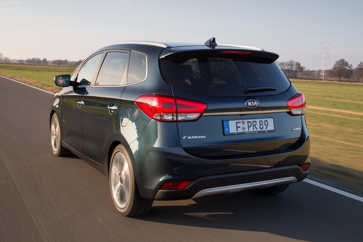 Kia Carens (2016–2019) rear view