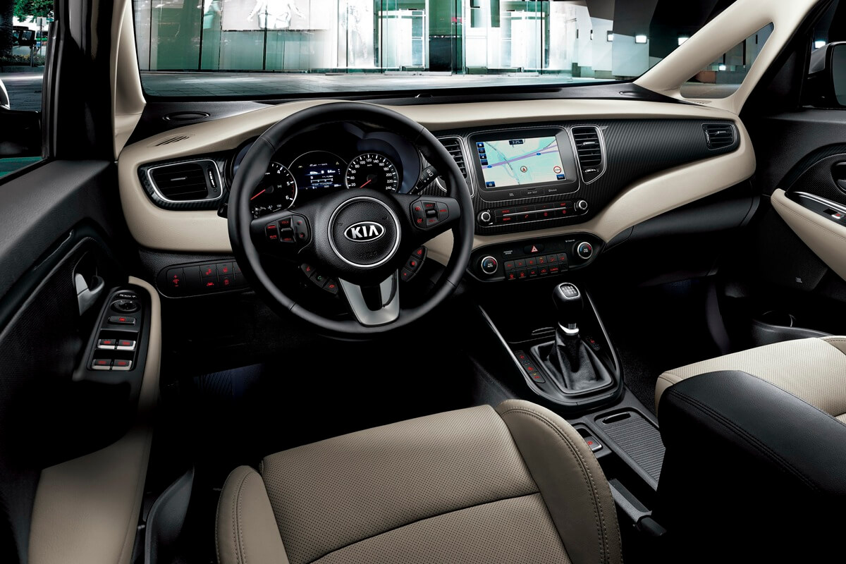 Kia Carens (2016–2019) dashboard view