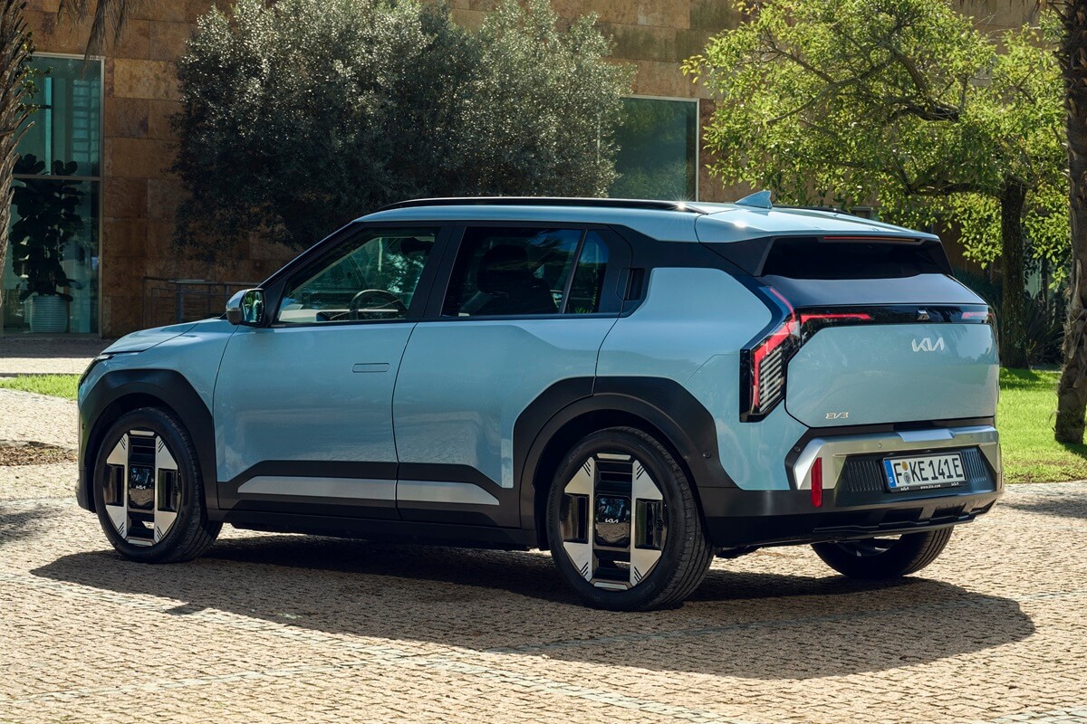 Kia EV3 (2026) rear view