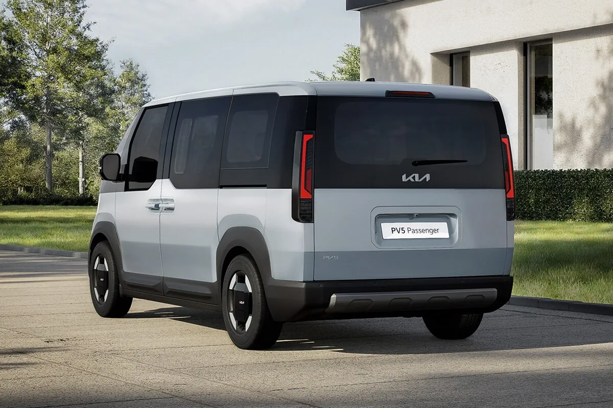 Kia PV5 Passenger (2026) achteraanzicht