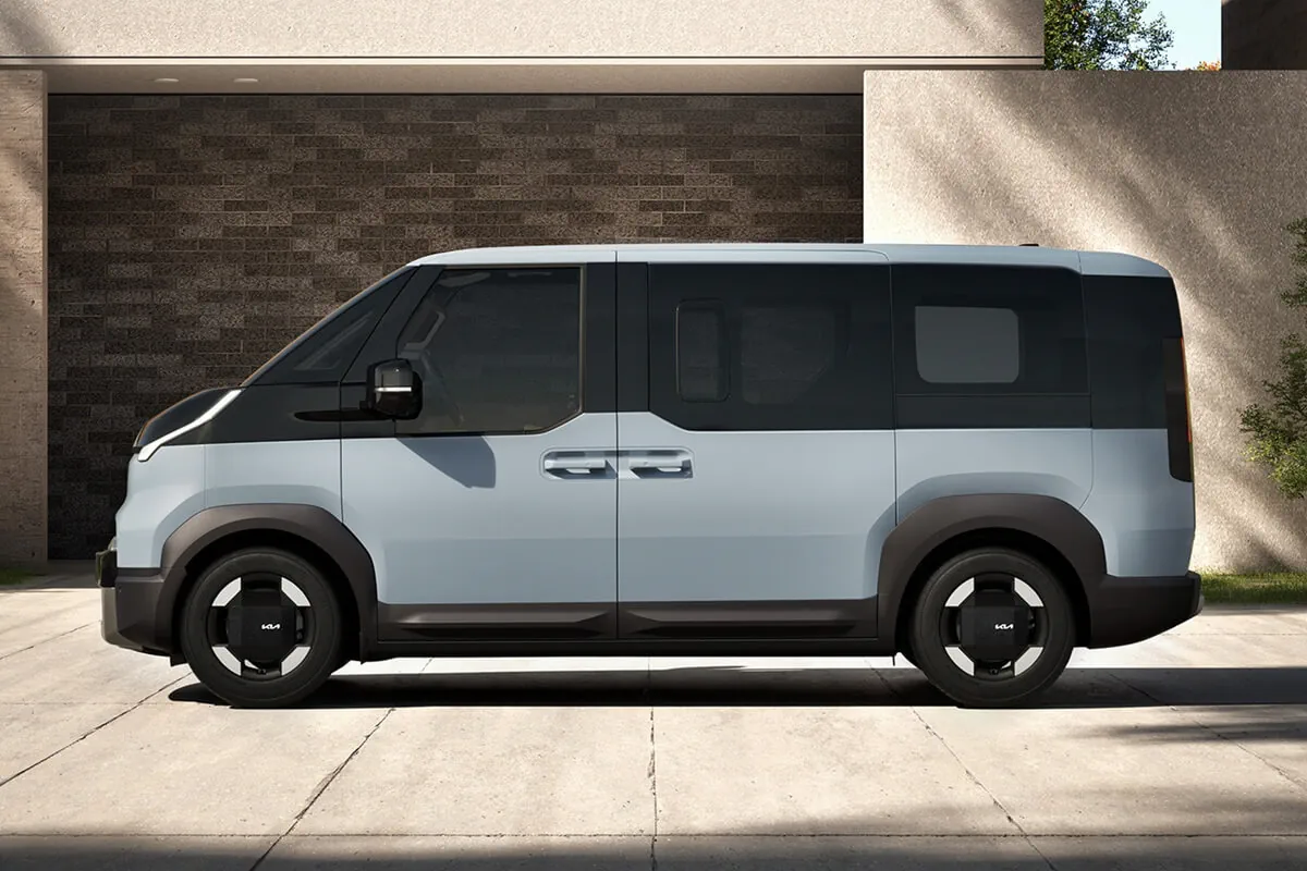 Kia PV5 Passenger (2026) zijaanzicht