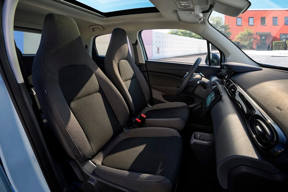 Leapmotor T03 (2026) interieur (zitplaatsen)