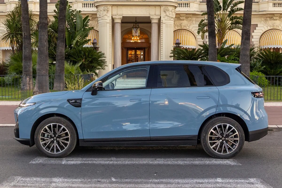 Leapmotor B10 (2026) zijaanzicht