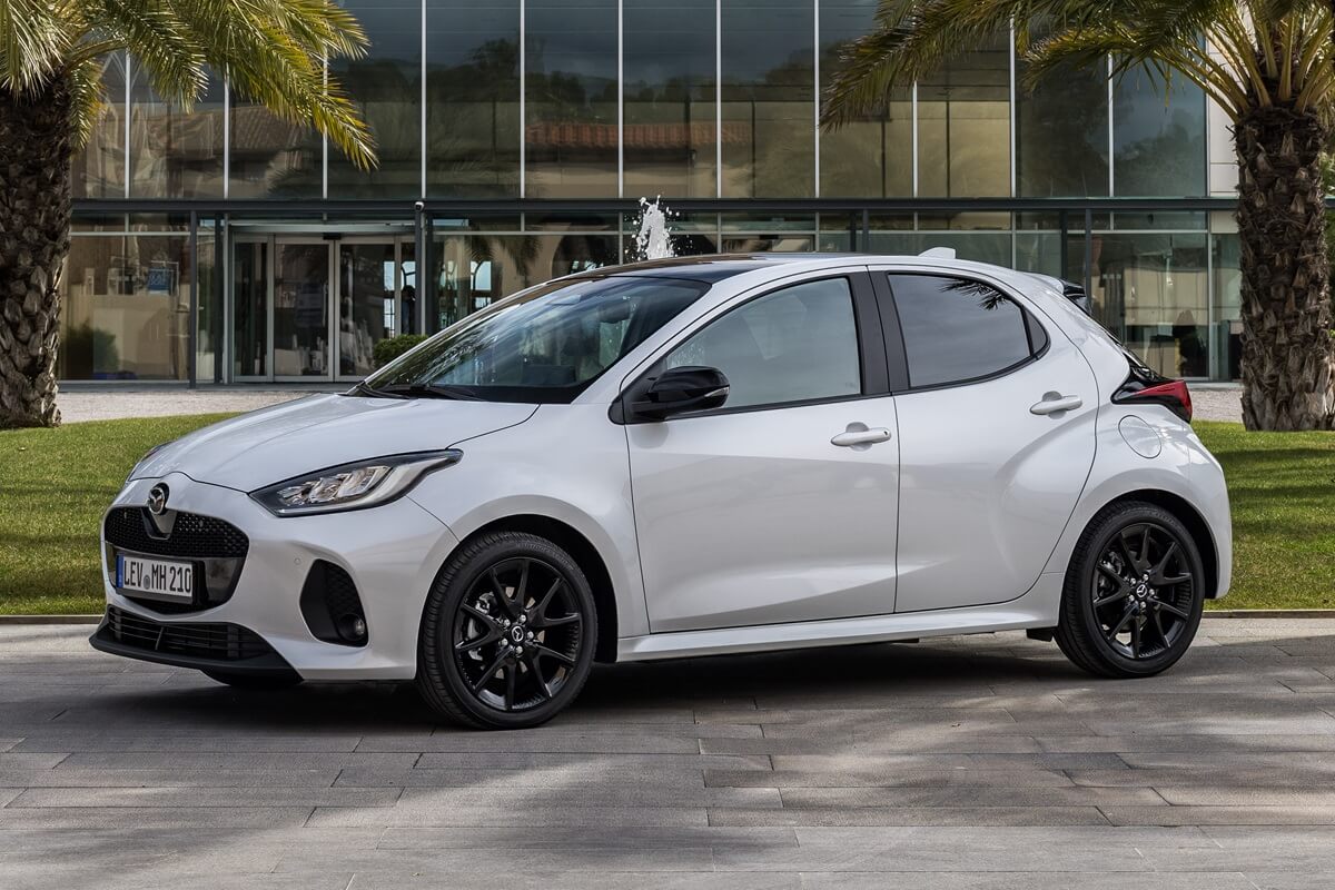 Mazda Mazda2 (2026) side view