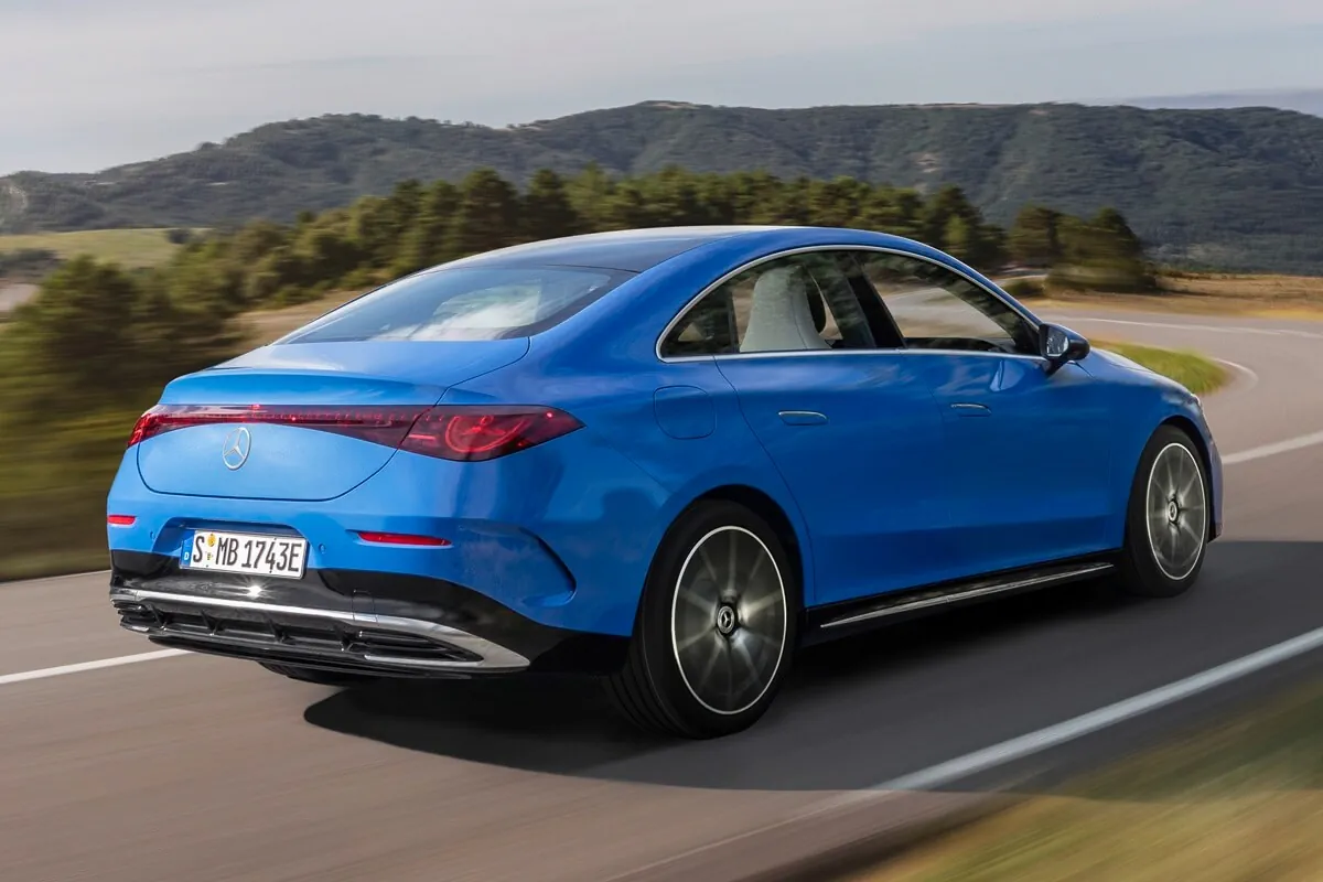 Mercedes-Benz CLA (2026) side view