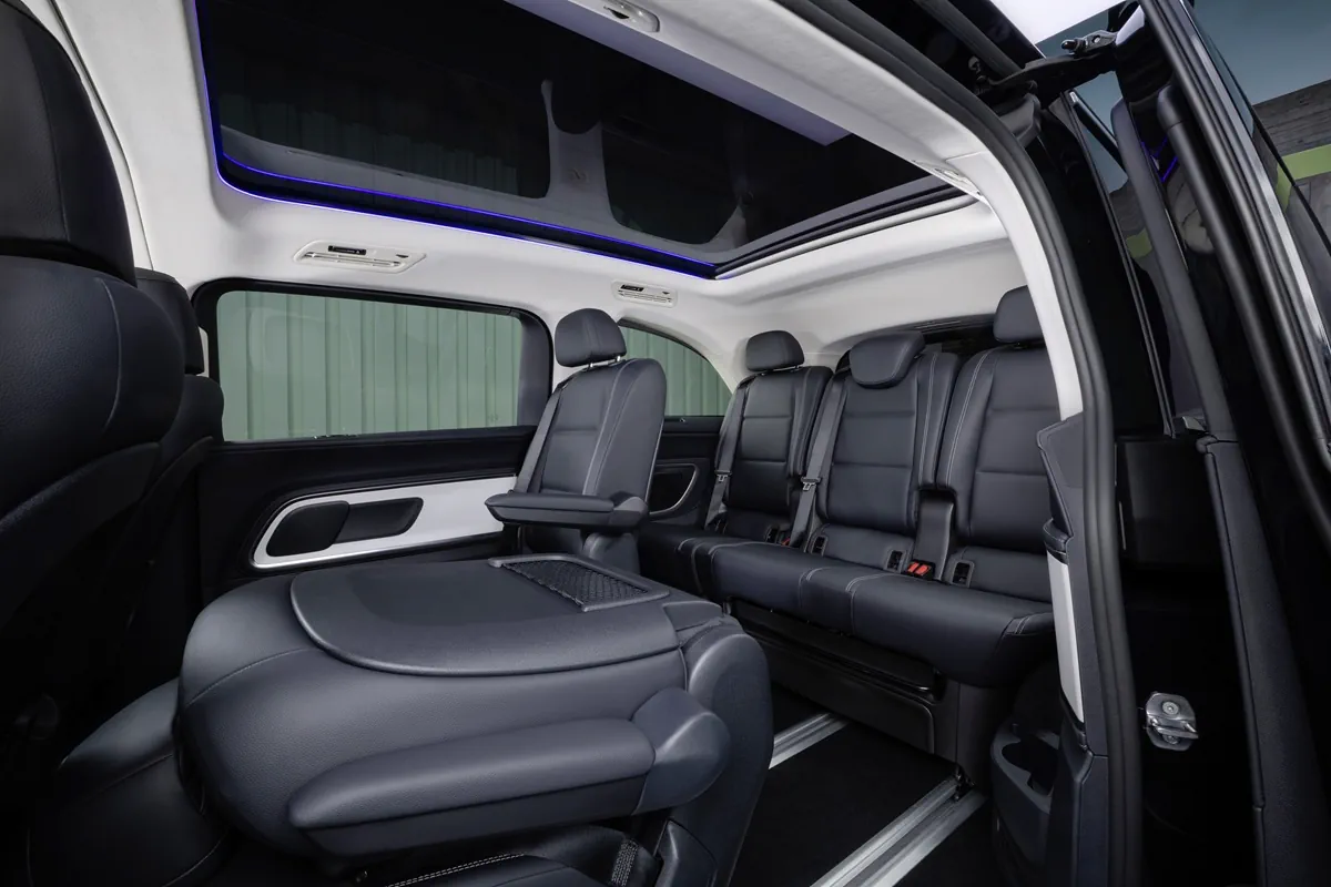 Mercedes-Benz VLE (2026) interni / sedili