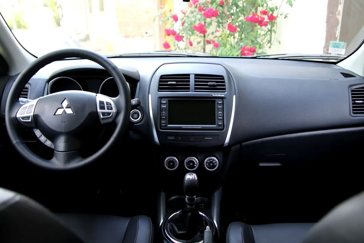 Mitsubishi ASX (2010–2012) dashboard