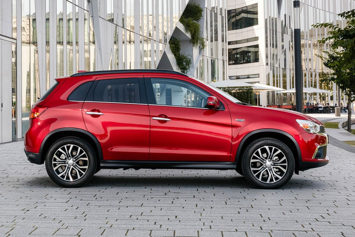 Mitsubishi ASX (2016–2017) side view