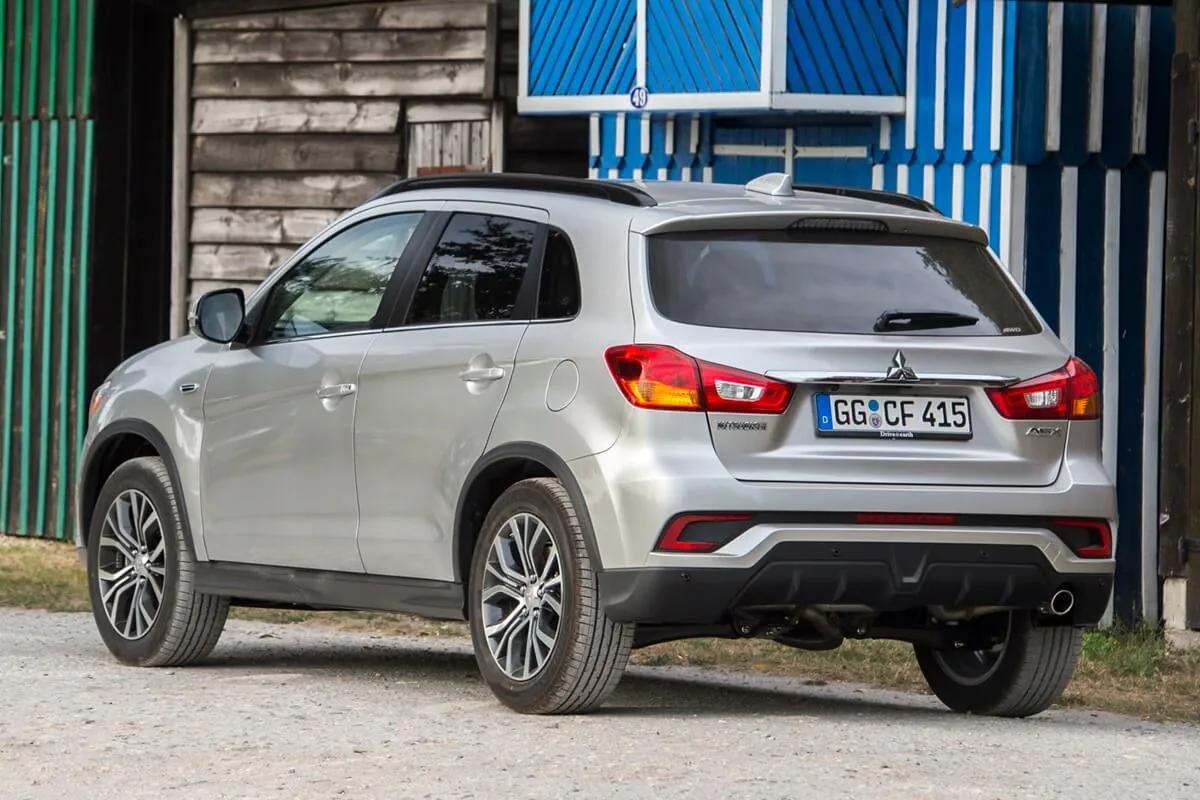 Mitsubishi ASX (2017–2019) vista posteriore