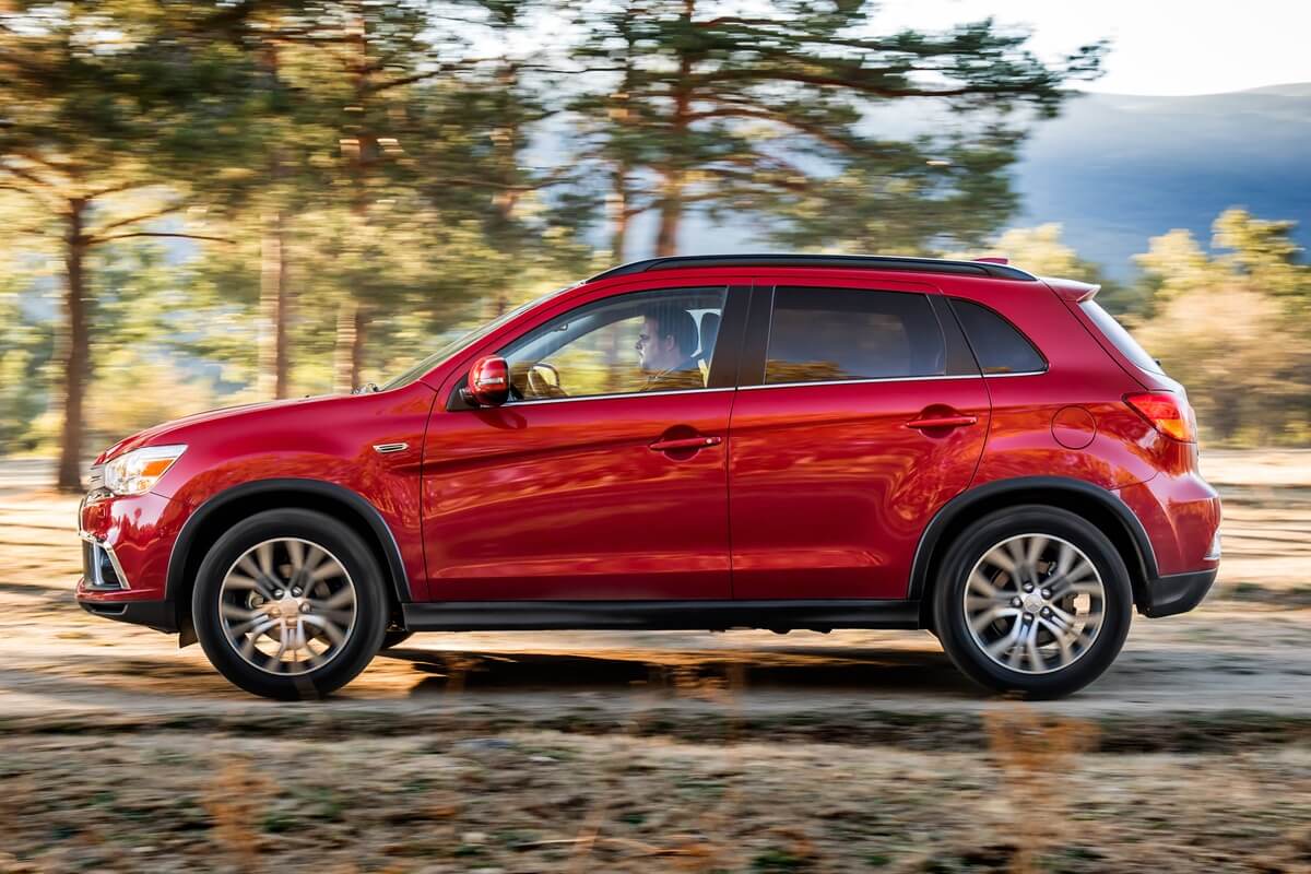 Mitsubishi ASX (2017–2019) side view