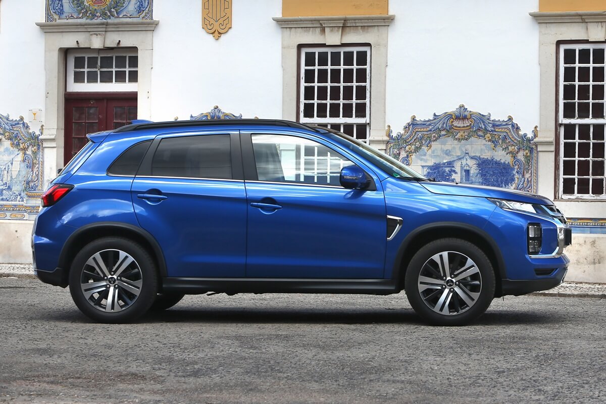 Mitsubishi ASX (2019–2021) side view
