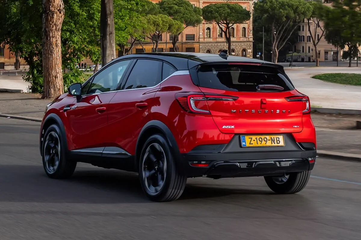 Mitsubishi ASX (2026) vista posteriore