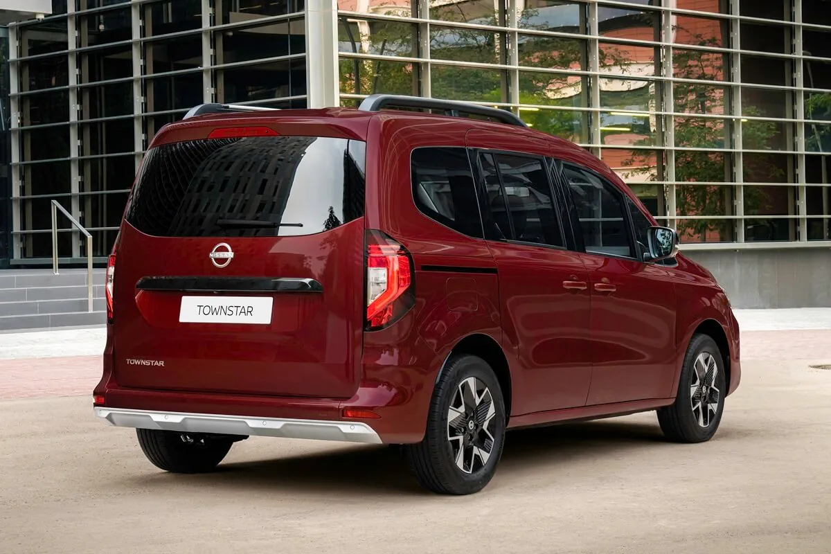 Nissan Townstar Kombi (2026) Heckansicht