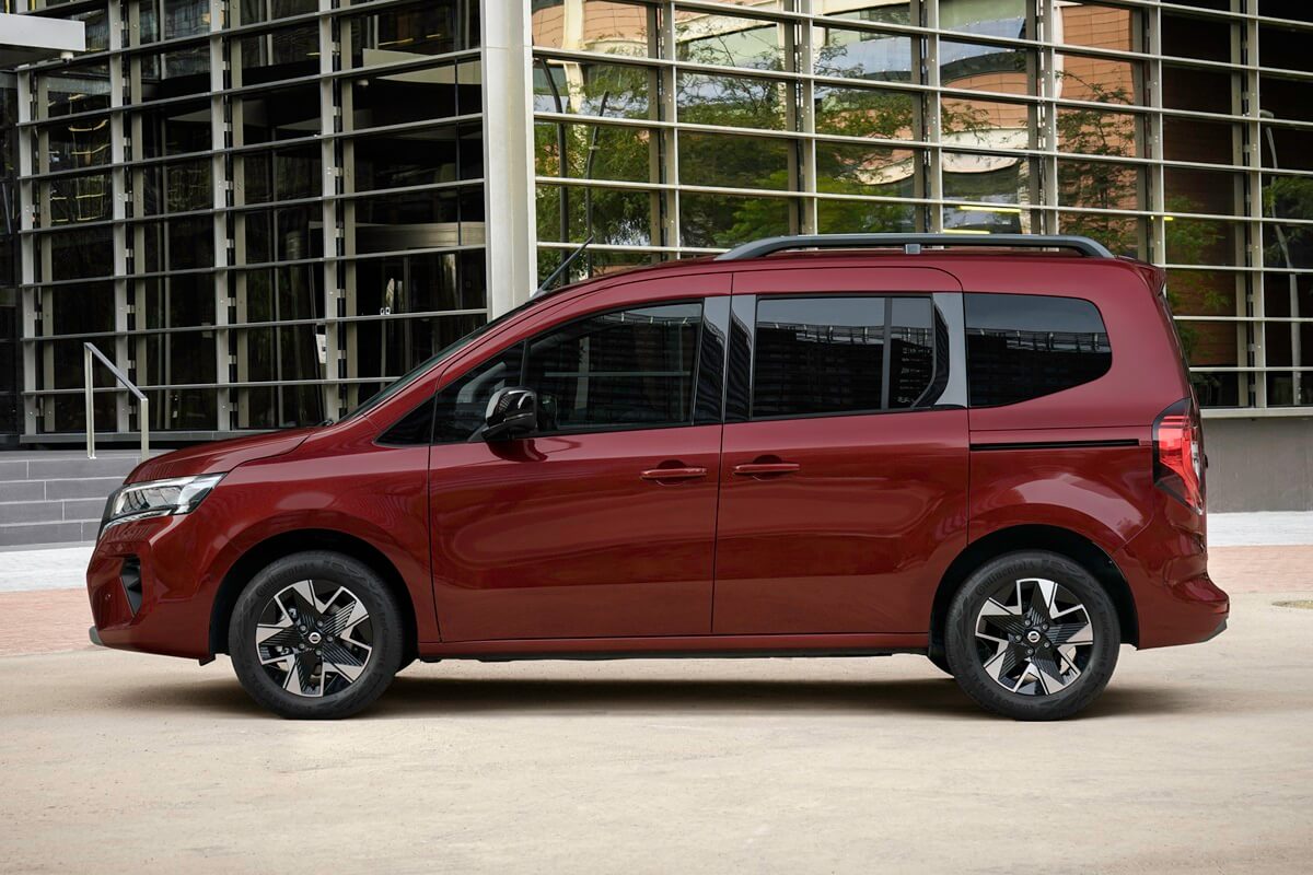 Nissan Townstar Combi (2026) side view