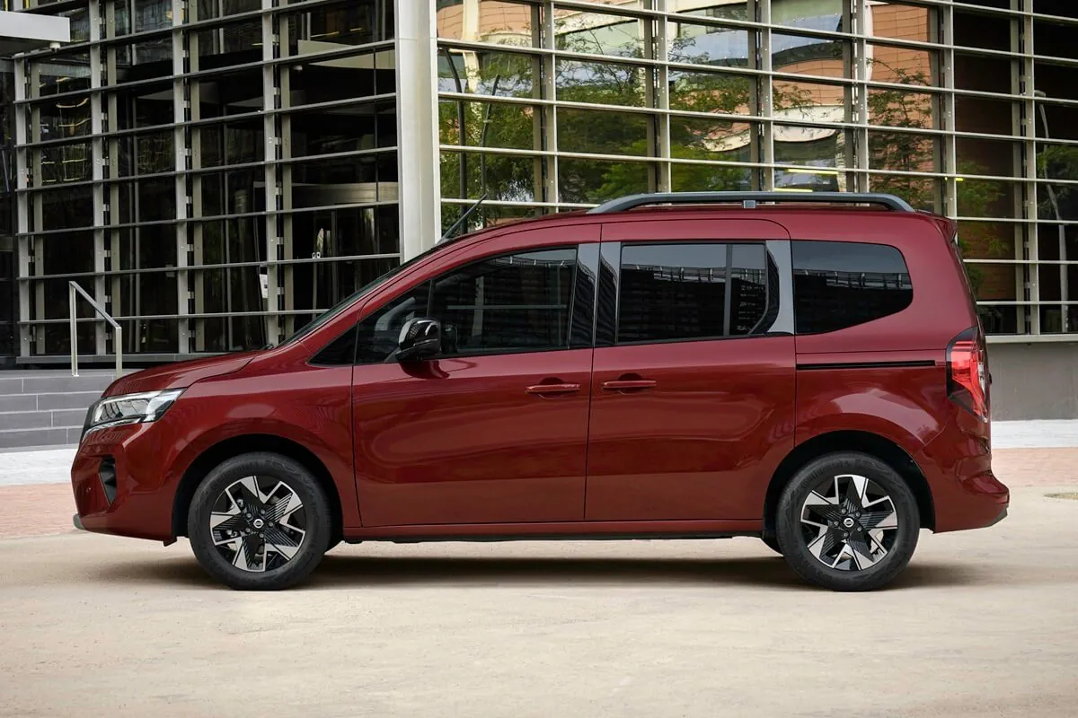 Nissan Townstar Kombi (2026) Seitenansicht