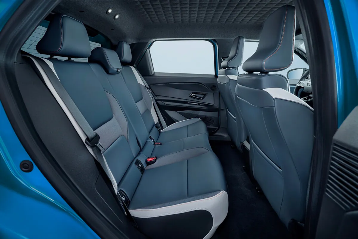 Nissan Micra (2026) interni / sedili