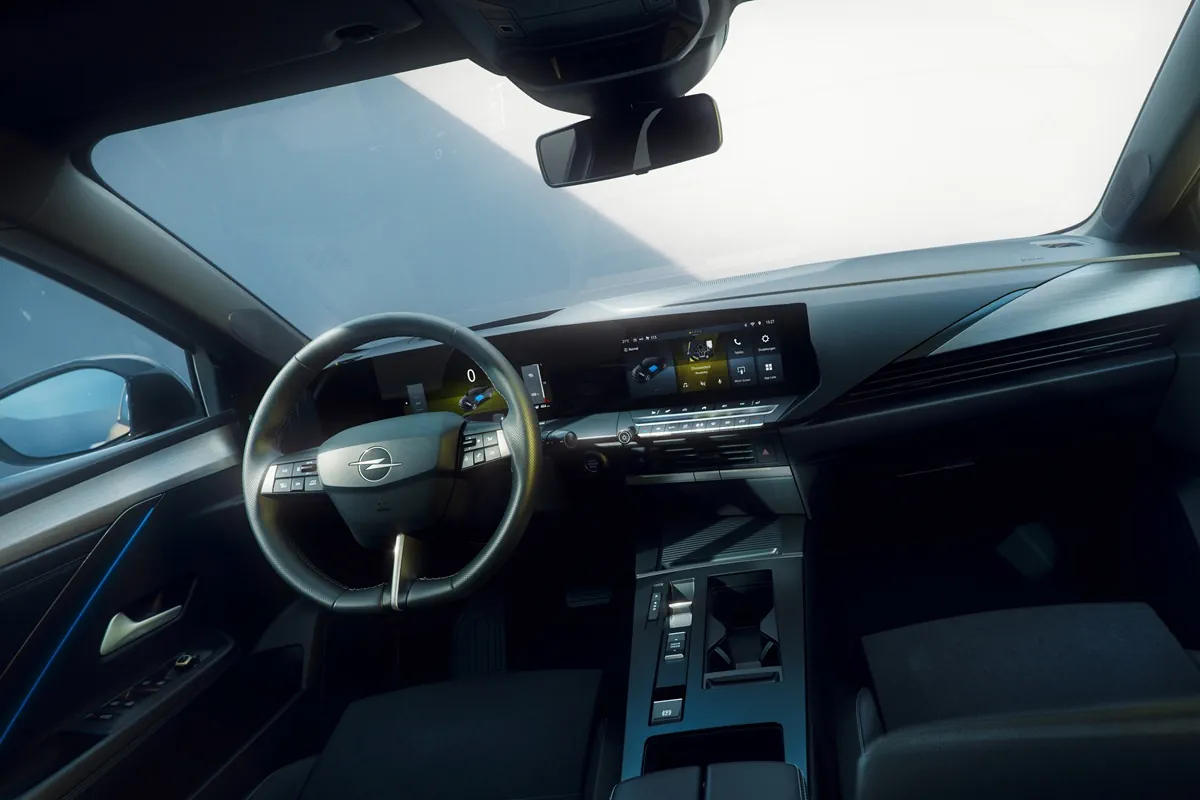 Opel Astra Sports Tourer (2026) dashboard view