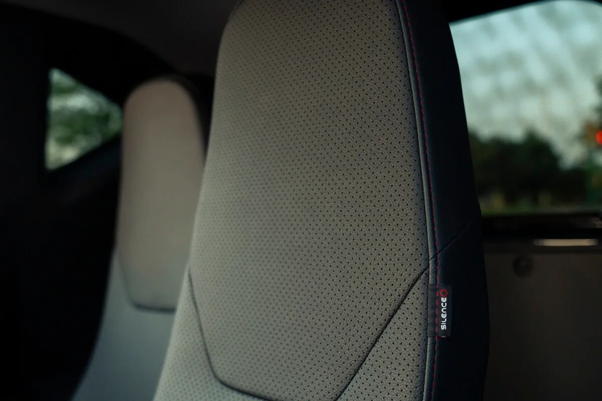 Silence S04 (2026) interieur (zitplaatsen)