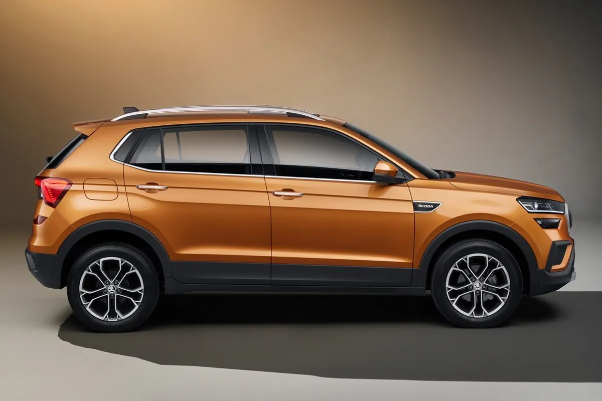 Skoda Kushaq (2021–2025) side view