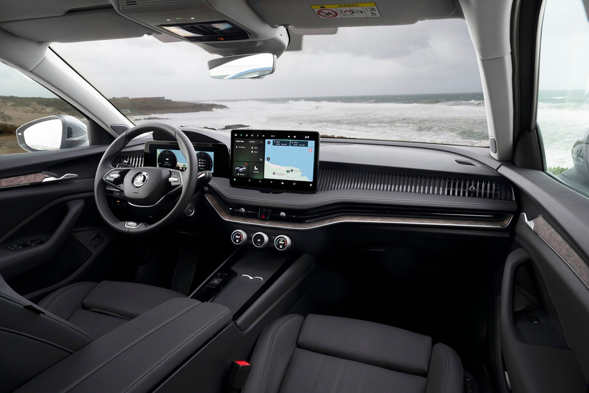 Skoda Superb Combi (2026) dashboard view