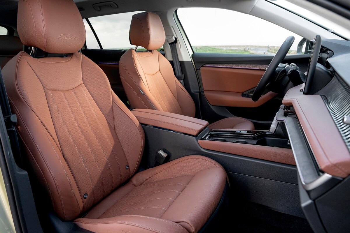 Skoda Superb Combi (2026) interior seats