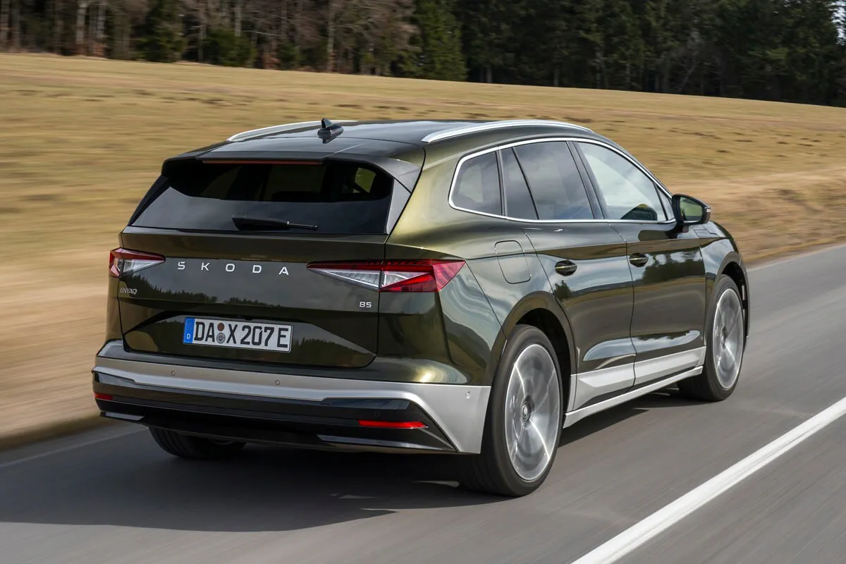 Skoda Enyaq (2026) vista posteriore