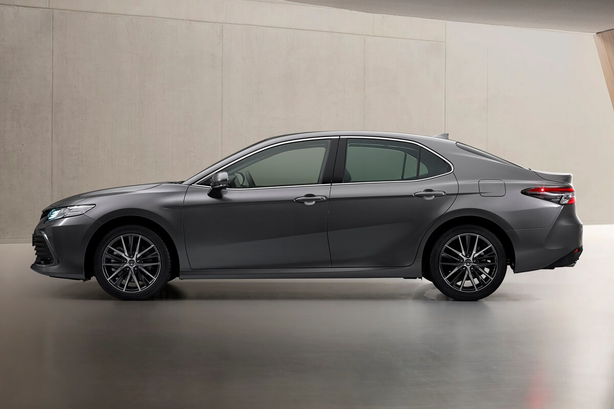 Toyota Camry (2021–2023) Seitenansicht