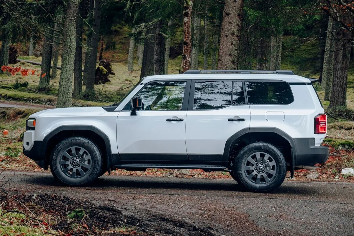 Toyota Land Cruiser (2026) zijaanzicht