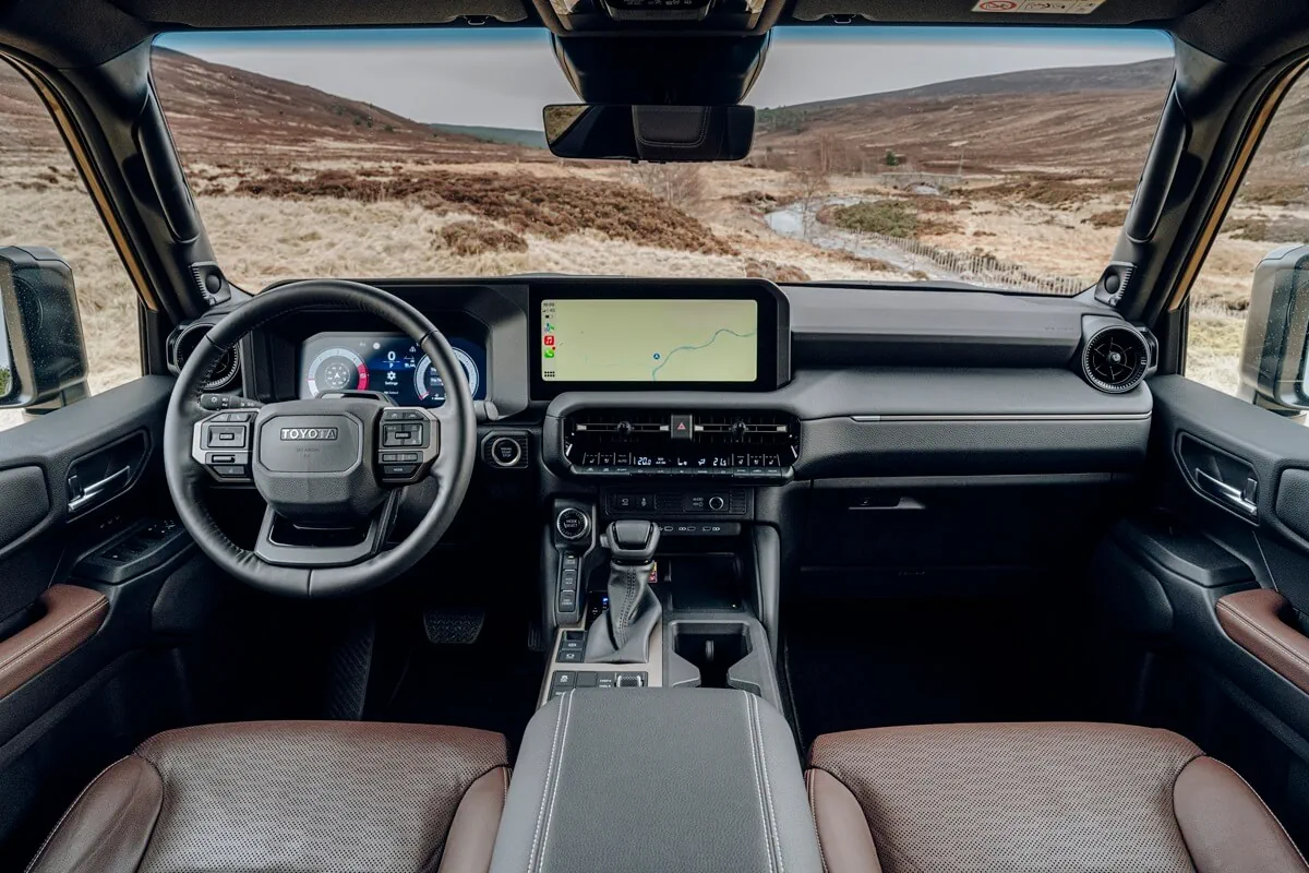 Toyota Land Cruiser (2026) dashboard