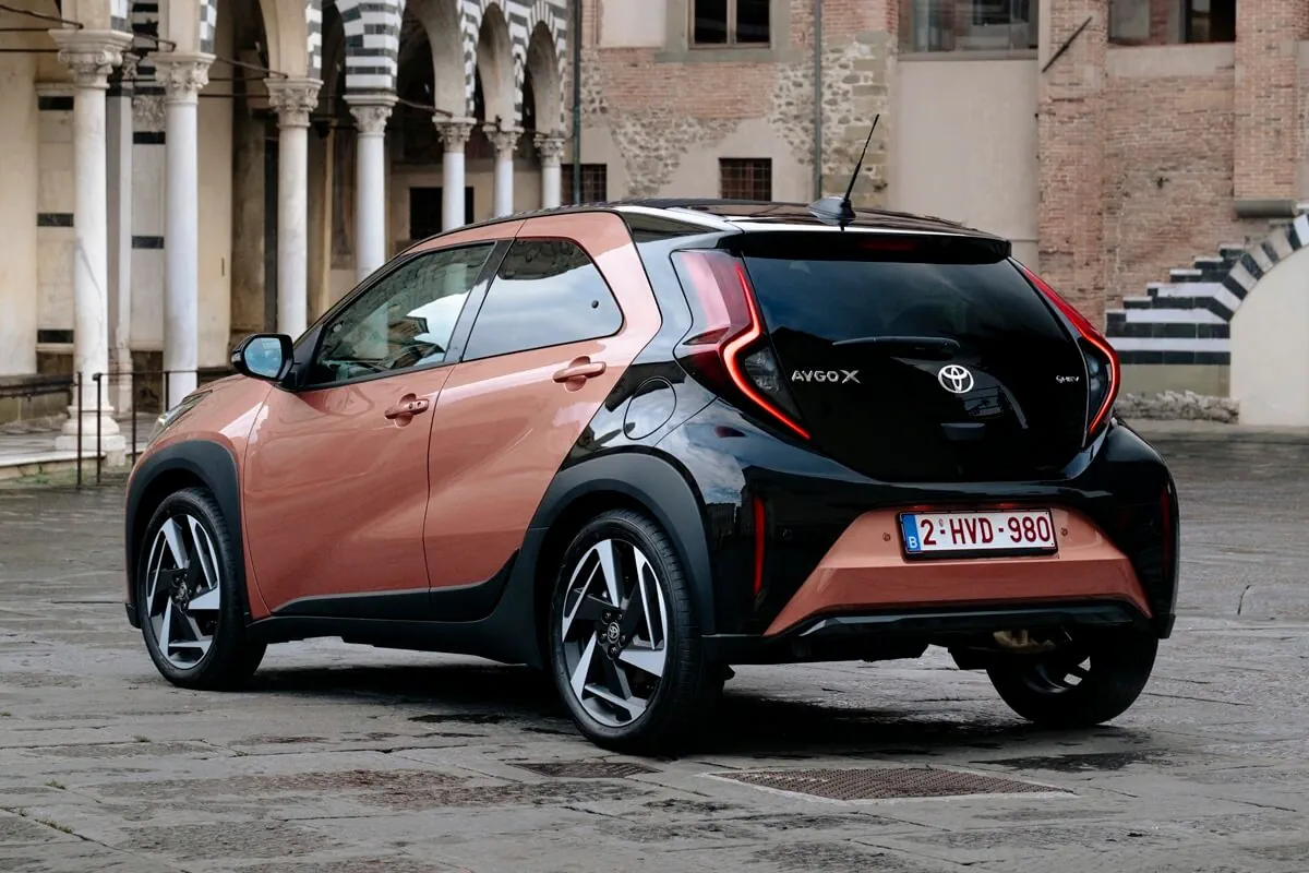 Toyota Aygo X (2026) achteraanzicht