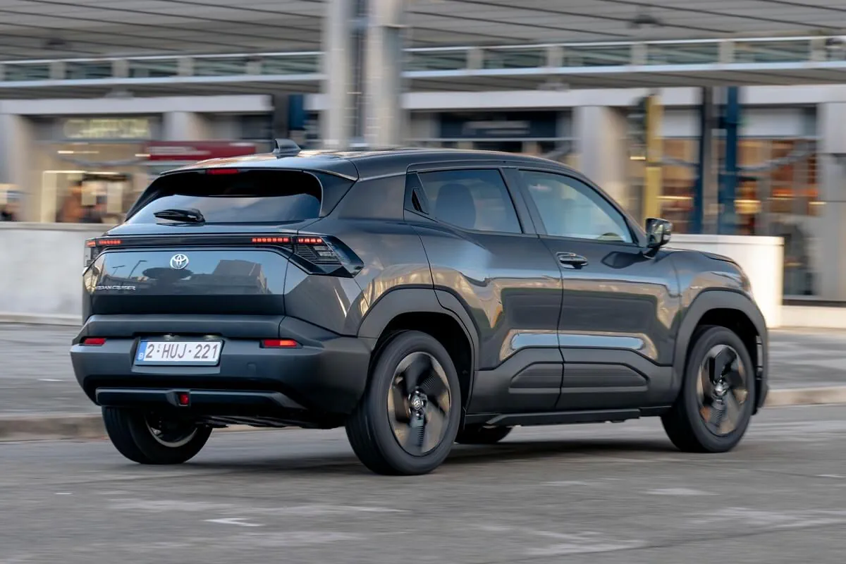 Toyota Urban Cruiser (2026) achteraanzicht