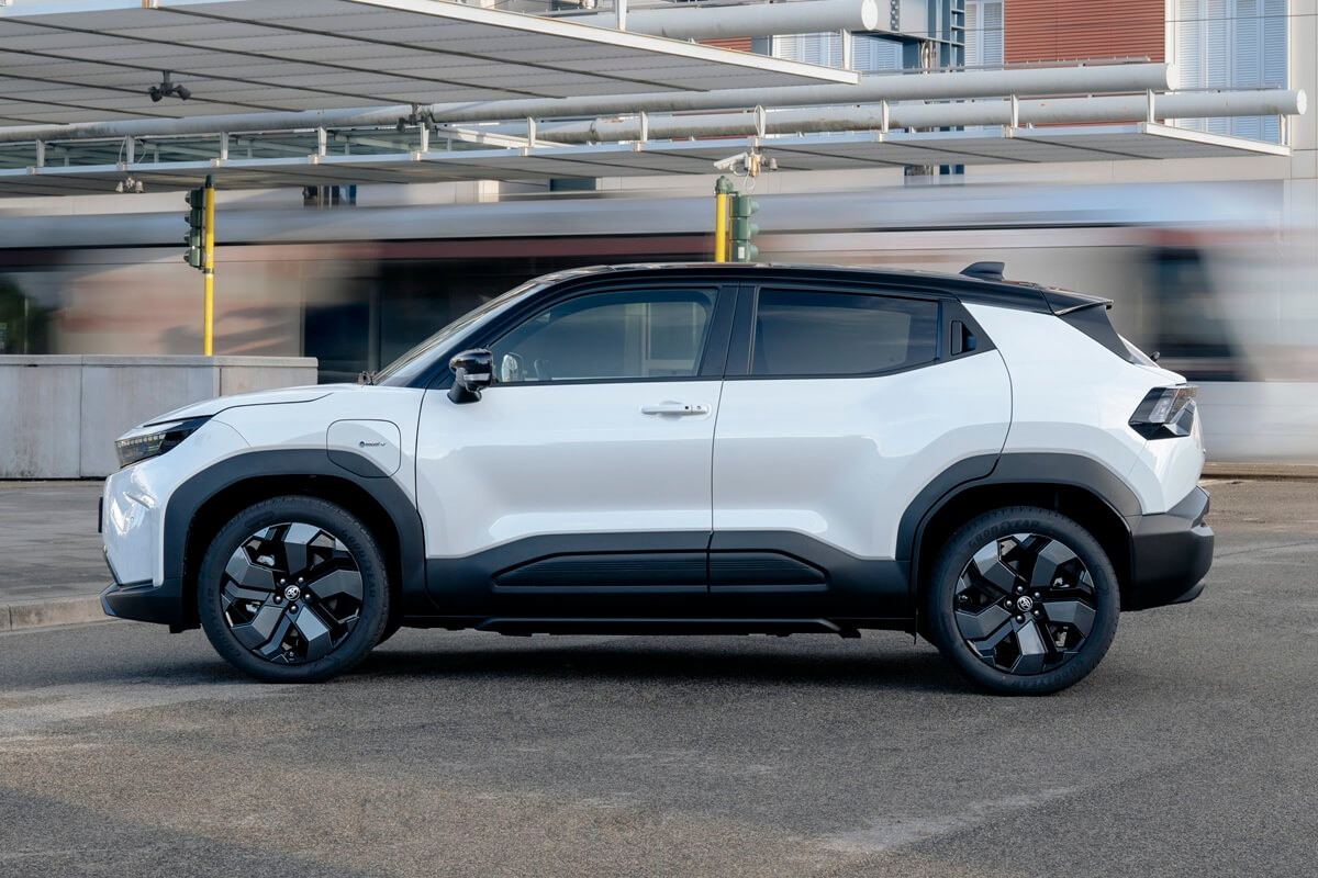 Toyota Urban Cruiser (2026) side view