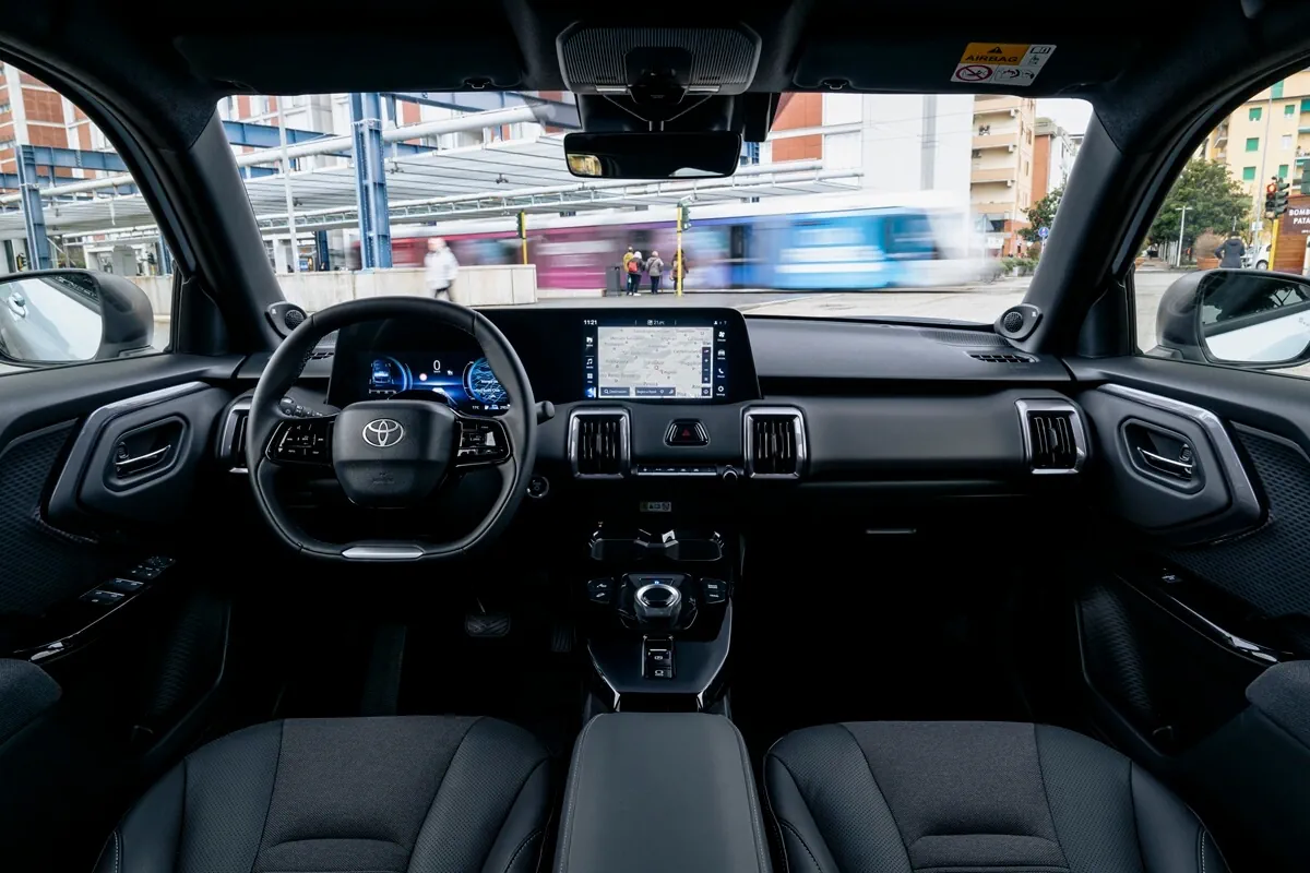 Toyota Urban Cruiser (2026) dashboard